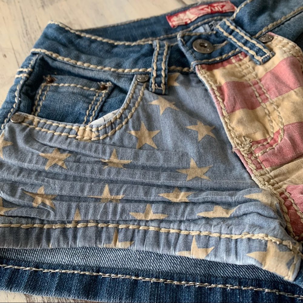 American Flag Shorts - Picture 7 of 9